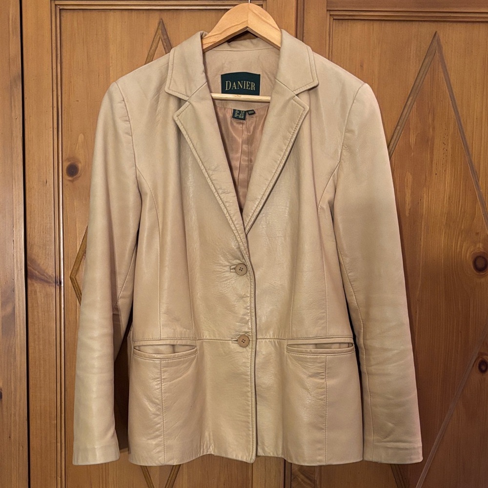 Danier Women's Vintage Buttercream Leather Blazer